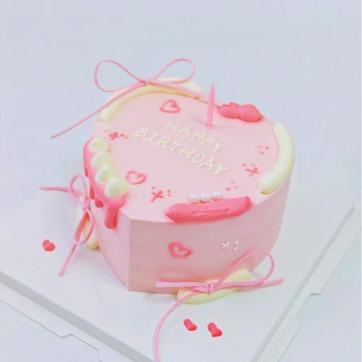 ins风粉红蝴蝶结心形蛋糕 商品图0