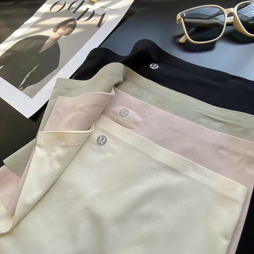 外贸原单正品，全新礼盒包装露露女士内裤,高档无痕内裤，一盒4条装!!
尺码M L XL 商品图4