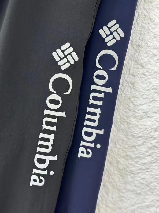 正品 哥伦比亚户外 弹力透气长裤
弹力速干面料版型挺括，不挑年龄必入款  ，松紧裤腰吸汗速干户外登山裤 小腿处饰有品牌字母logo，不失单调

黑色藏蓝 尺码 mlxlxxl 商品图6