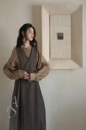 Phaedo  褐金色丝棉廓形背心裙