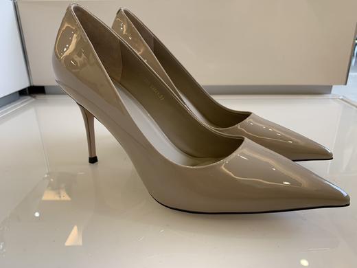 “ 奶油霜 ” 鞋面牛漆皮，内里羊皮，跟高6.5cm左右，不退不换 商品图2