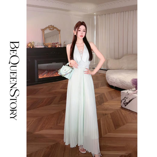 余潇潇【海上风琴】2025春装新款欧若风轻奢精致压褶无袖翻领连衣 商品图3