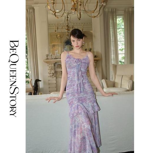 余潇潇【紫藤幻想】2025春装新款显瘦时尚浪漫优雅印花吊带连衣裙 商品图0