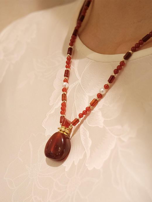 MELI&MOLI |红玛瑙中号福袋吊坠珍珠点缀红玛瑙珠串项链—五行之火 商品图2