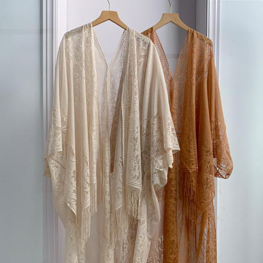 【搭配利器】超轻蕾丝披肩围巾 商品图0