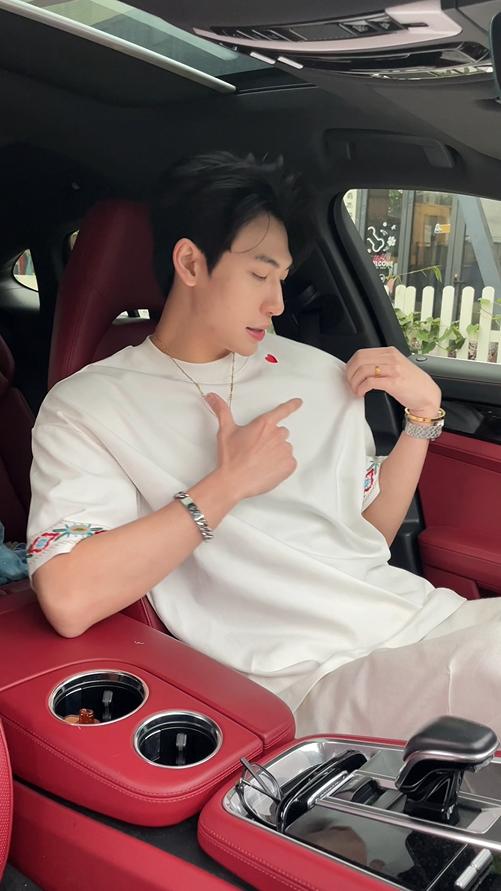 6690早春新款时尚个性重工刺绣袖边爱心印花圆领短袖T恤百搭休闲上衣 商品图0