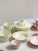 邂逅法式浪漫❗️【STOY奶油风浮雕陶瓷餐具系列】奶油风浮雕纹理，多种规格组合任你选✅带盖汤锅/饭碗/面碗/深盘，是你餐桌的颜值担当✅釉面温润油亮，清洗方便！ 商品缩略图1