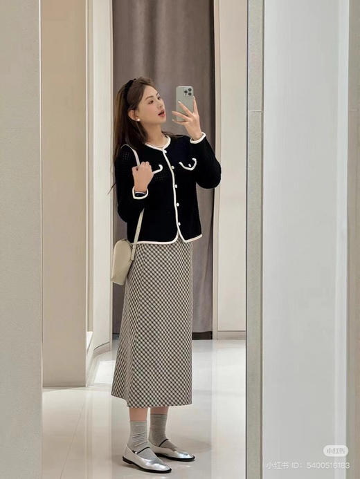 310-2 独家圆正 小禾 黑白撞色口袋开衫 商品图3