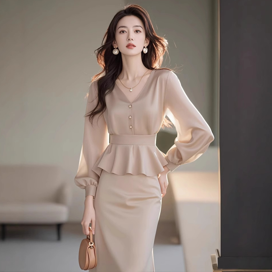 春秋套装轻奢高级感女人味小香风收腰衬衫搭半身裙套装