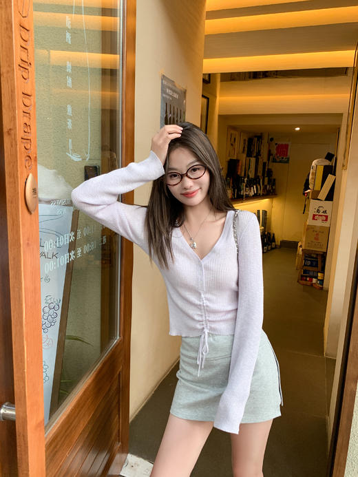 【129元任选2件】现货！2色V领抽绳针织衫 商品图10