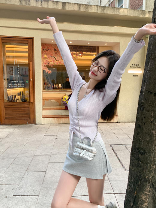 【129元任选2件】现货！2色V领抽绳针织衫 商品图8