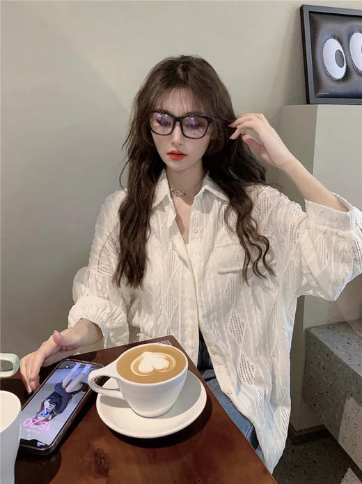 早春穿搭❗️小镂空➕白衬衫=绝美💞 【伊泺杉法式镂空防晒衬衫】❗️超级心动，垂感满分，软而不塌！ 🔥超重工小镂空设计！ 商品图1