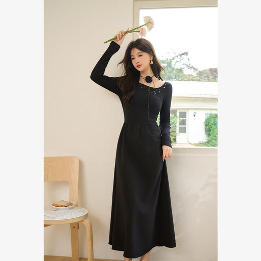 简约优雅设计感珠片方领针织连衣裙女高级感内搭裙V0150152 商品图0