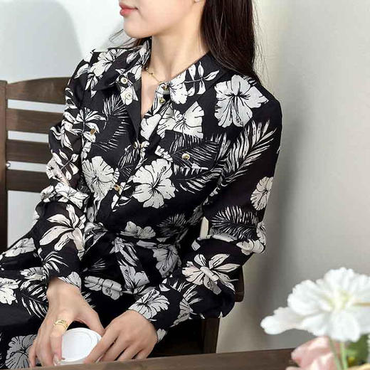 顺丰包邮洛诗琳20023春季新款皱缎提花绑带翻领连衣裙女1775 商品图3