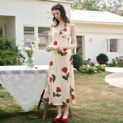 法式浪漫复古玫瑰花印花丝绒吊带裙女收腰气质长裙V0150034 商品图1