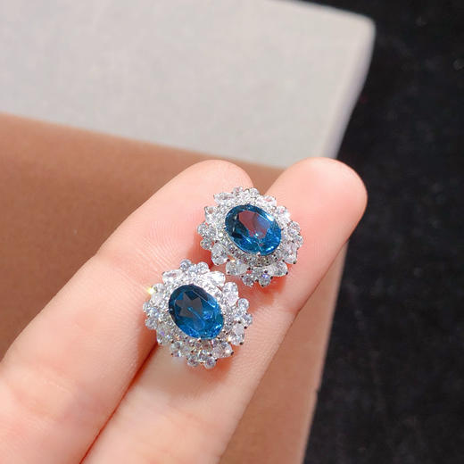 【璀璨流光】镶嵌天然伦敦蓝托帕石耳钉豪华贵气耳环女士礼物6*8mm皇家珠宝饰品 商品图0