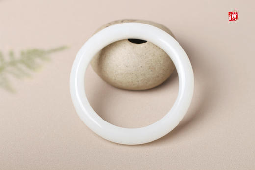 和田玉白玉手镯 圈口：55mm 商品图1