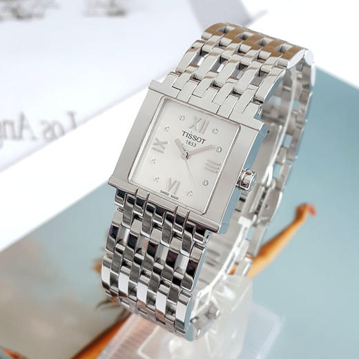 【95新】TISSOT 天梭T-TREND系列T02.1.181.84石英机芯23.35MM（女款）现售价：700特价！230225TJ31 商品图2