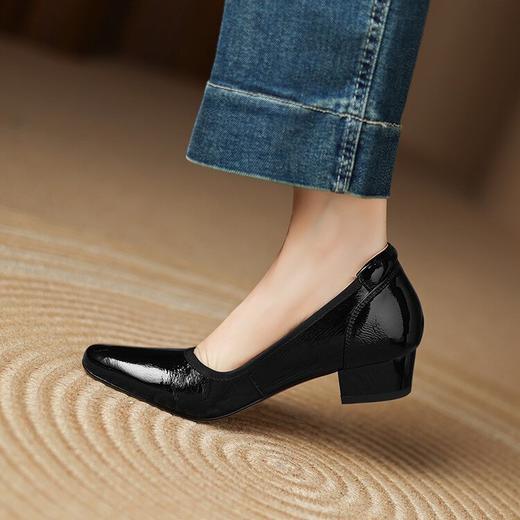 【预售5天】巨软头层软羊皱漆皮女鞋，圆头粗跟文艺复古单鞋LD&7261 商品图1