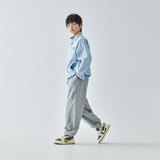 【代发】男款束脚口休闲卫裤 蓝汽水童装束脚口休闲卫裤男童分割拼接设计裤子宽松字母印花长裤 商品图3