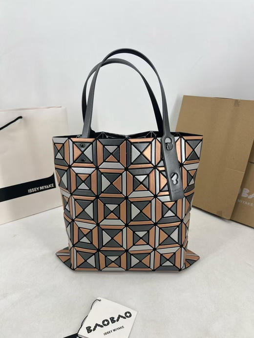 正品三宅一生，新款拼色六格丘比特，代购1600。三个色 商品图11