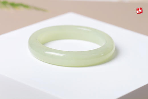 和田玉晴水玉手镯 圈口：57.8mm 商品图3