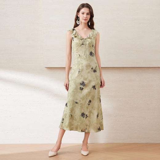 【温柔气质中式印花连衣裙】EITIE爱特爱V领修身荷叶边2025夏新款B2507612 商品图3
