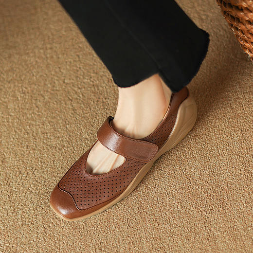 【预售5天】软羊皮魔术贴玛丽珍女鞋，平底镂空不累脚洞洞休闲单鞋ASZ-W059-1 商品图3