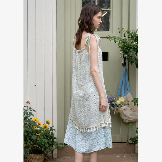 西遇法式吊带连衣裙女新款a字大裙摆海边度假碎花长裙D0050476 商品图4