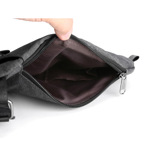 新款时尚户外运动胸包男士通勤单肩包大容量多层便携斜挎包 商品图5