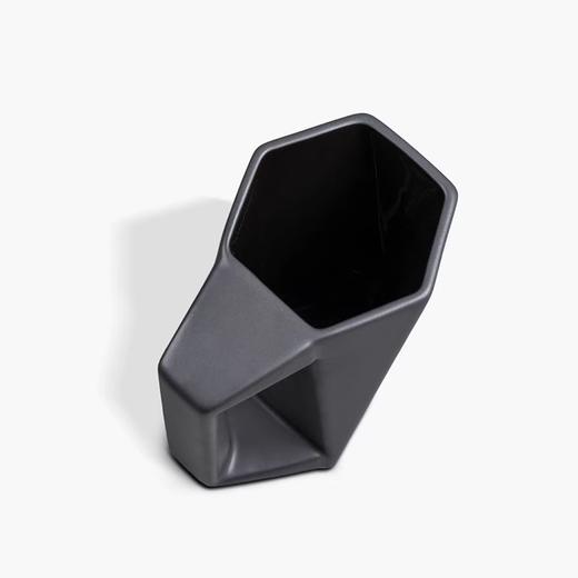 Tesla/特斯拉 Cyberstein 啤酒杯黑色陶瓷波状边缘握把 致敬 Cybertruck 棱角分明的车身 限量版套装 商品图5