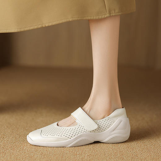 【预售5天】软羊皮魔术贴玛丽珍女鞋，平底镂空不累脚洞洞休闲单鞋ASZ-W059-1 商品图1