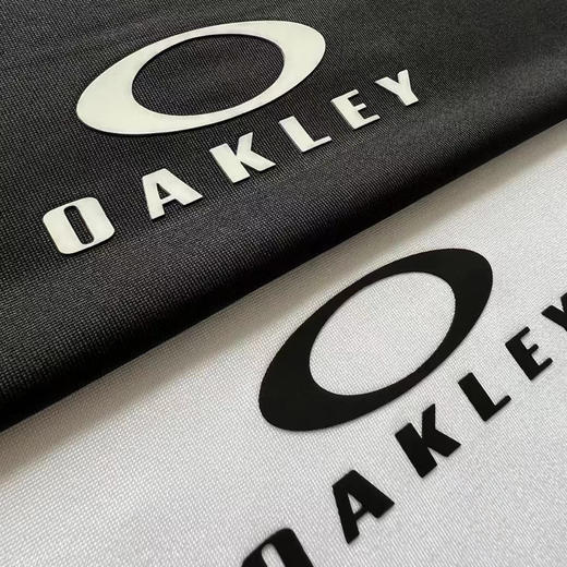 正品奥克利轻薄款速干体恤，弹力面料胸前小硅胶Logo印花蛮低调克制的设计 平时打球或者日常穿搭都可以性价比完全 OK 

颜色:黑色白色尺码:MLXL XXL 商品图6