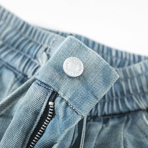 西遇宽松慵懒风阔腿裤女新款直筒高腰浅蓝色水洗牛仔裤D0050424 商品图5