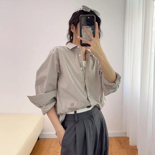 北欧小众！2025竖条纹刺绣宽松翻领长袖衬衫早春女百搭上衣！ 商品图1