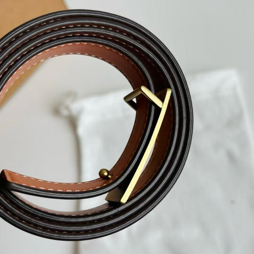 外贸原单正品Rh拉夫劳伦腰带，古铜材质的腰头、意大利进口小牛皮、精雕刻字和压印，让它，成为你衣柜中的楚翘!!
两面可用，简易包装，尺寸：宽2cm*长100
特价💰158包邮 商品图10