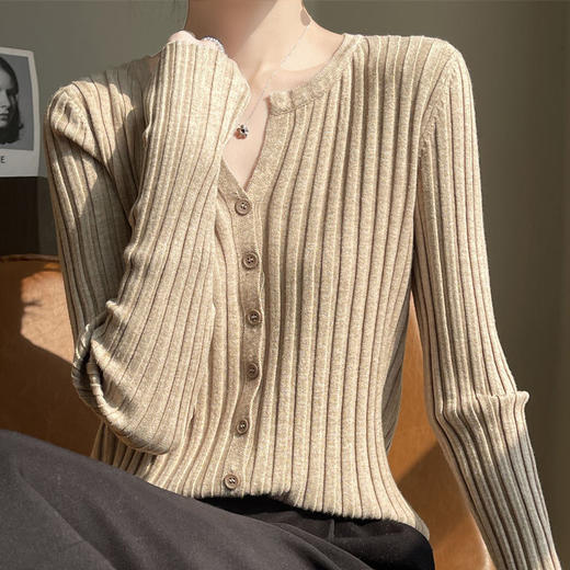 【刚需款】坑条针织开衫 商品图5