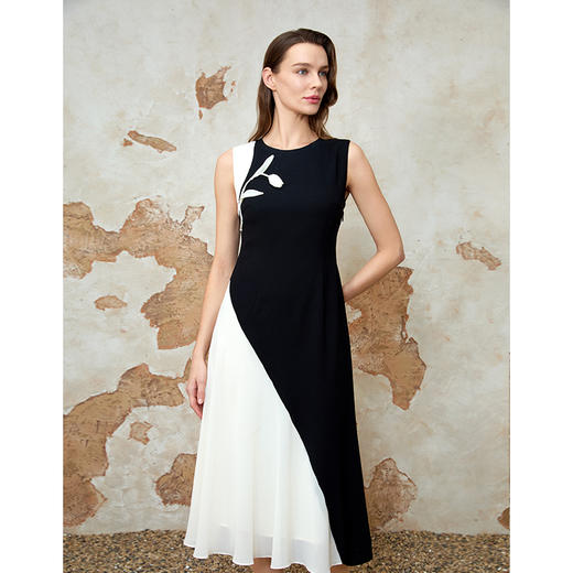 EITIE爱特爱夏季新款气质通勤黑白撞色显瘦无袖连衣裙8207924 商品图3