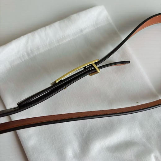 外贸原单正品Rh拉夫劳伦腰带，古铜材质的腰头、意大利进口小牛皮、精雕刻字和压印，让它，成为你衣柜中的楚翘!!
两面可用，简易包装，尺寸：宽2cm*长100
特价💰158包邮 商品图7