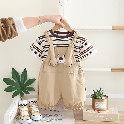 【新款宝宝背带裤套装，时尚潮娃必备！】宝宝背带裤套装夏款 男童短袖两件套 1-3岁潮婴儿衣服 儿童洋气童装-QQ 商品图1