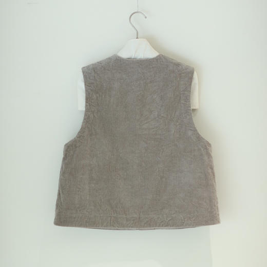 黄阿福 雾灰色棉灯芯绒马甲 商品图4