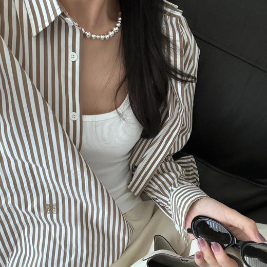 北欧小众！2025竖条纹刺绣宽松翻领长袖衬衫早春女百搭上衣！ 商品图0