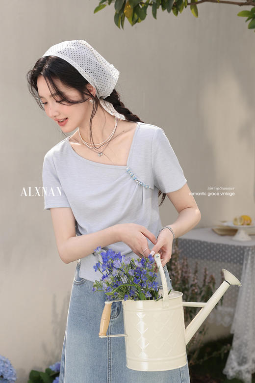 【65折秒杀】鹿向南「佩里月光」浅蓝色不规则T恤2025夏新款设计感上衣短袖女L53637 商品图5