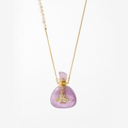 MELI&MOLI【火】紫水晶中号福袋镶莲花吊坠 半边长珍珠串环扣套链 商品图0