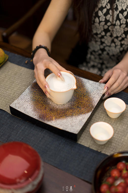 三希堂  流霞系列  朦胧大漆壶承 商品图2