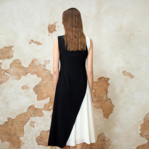 EITIE爱特爱夏季新款气质通勤黑白撞色显瘦无袖连衣裙8207924 商品图4