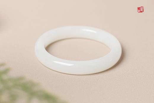 和田玉白玉手镯 圈口：55.8mm 商品图5