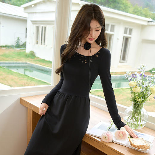 简约优雅设计感珠片方领针织连衣裙女高级感内搭裙V0150152 商品图2
