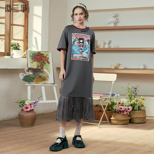 两三事造梦空间2025春新款蕾丝下摆荷叶边拼接领印花t恤裙连衣裙 商品图0