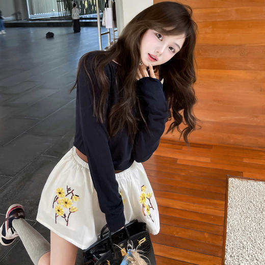 清仓捡漏 LIN BOUTIQUE 多工艺上衣重工罗纹撞色拼接手工订珠伞摆半身裙女 商品图4